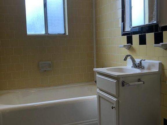 3rd image of 1220 S Harvard Blvd #105