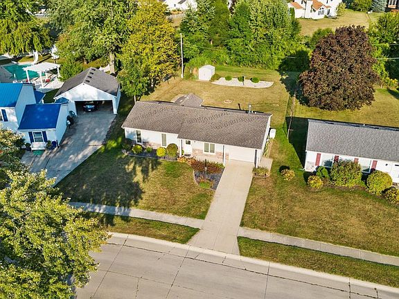 2nd image of 1922 Donegal Dr