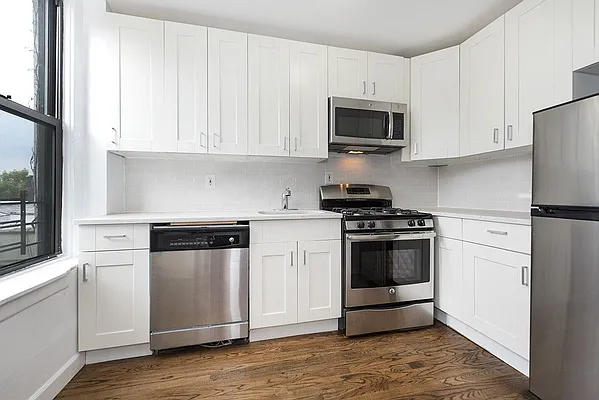 Rented by Bold New York | media 7