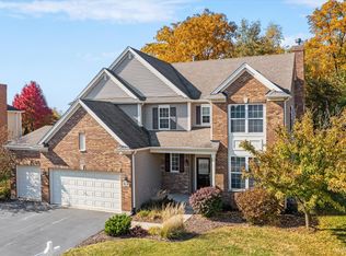 924 Bishop Rd, Sugar Grove, IL 60554