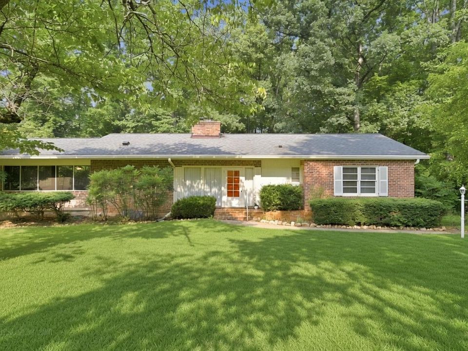 1st image of 115 Howard Dr