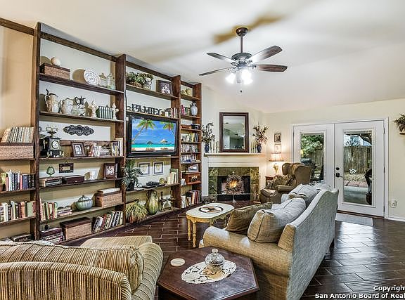 3rd image of 1323 Durbin Way