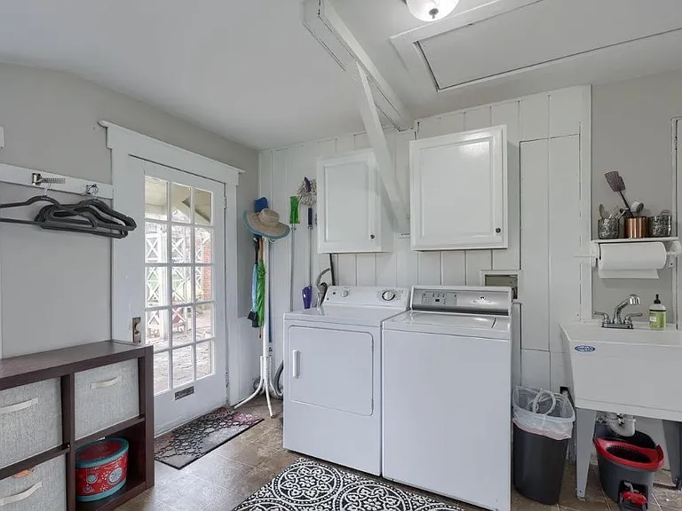 2047 Jarvis Rd — Photo 17