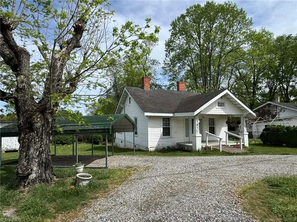 1781 Brushy Mountain Rd, Wilkesboro, NC 28697