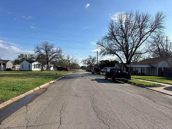 5th image of 3105 Ash Park Dr