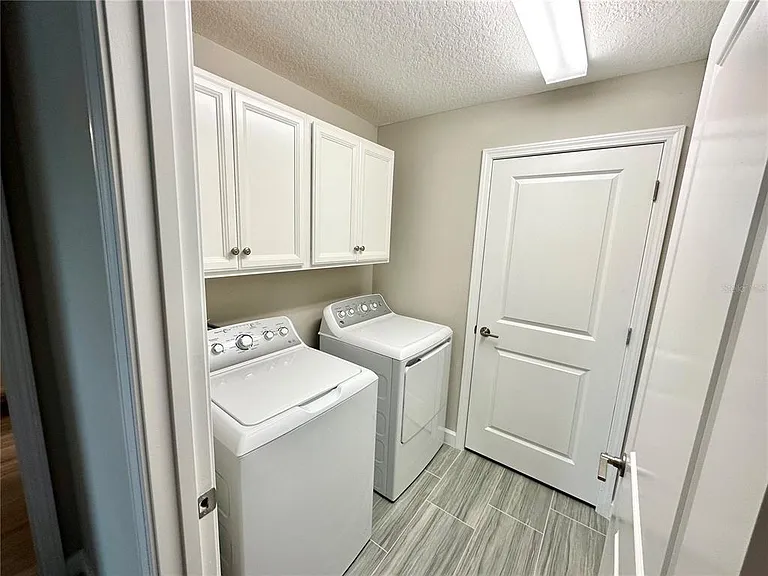 2201 Cerulean Sky Dr — Photo 20