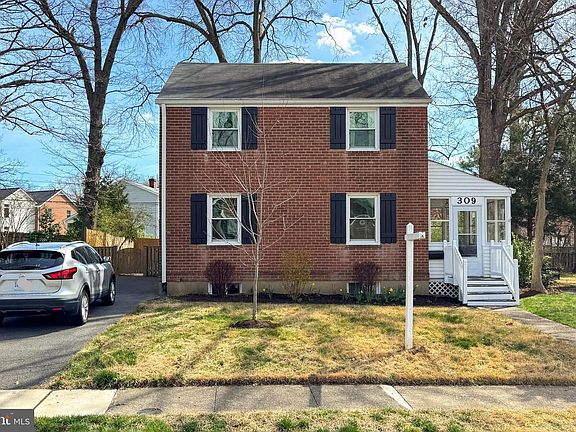 2nd image of 309 N Greenbrier St