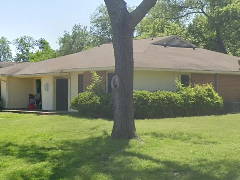 920 E Sumpter St — Photo 5