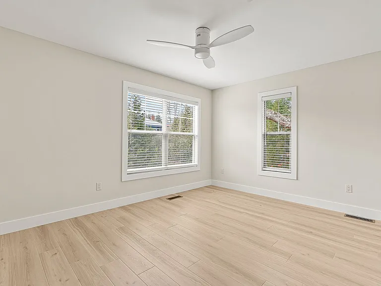 8 Thurland Ave — Photo 17