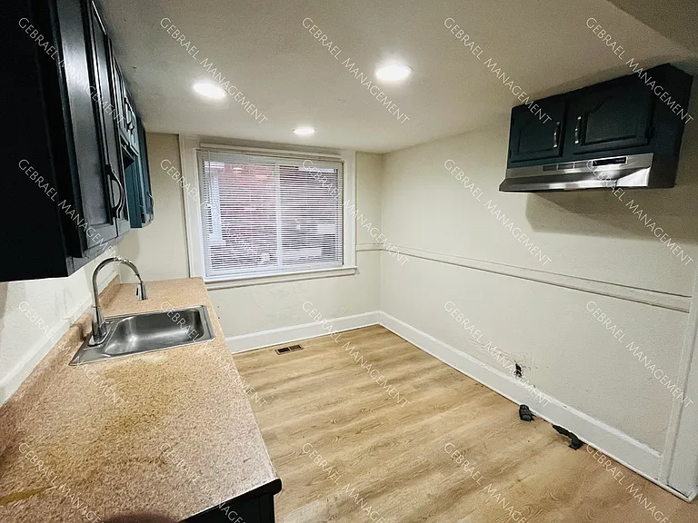 2223 W Euclid St — Photo 6