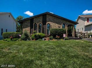 405 Hummer Ct, Sterling, VA 20164