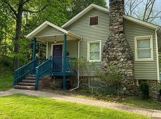 1 Ridgeway Dr, Warwick, NY 10990