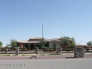 4th image of 906 W Lenora Way