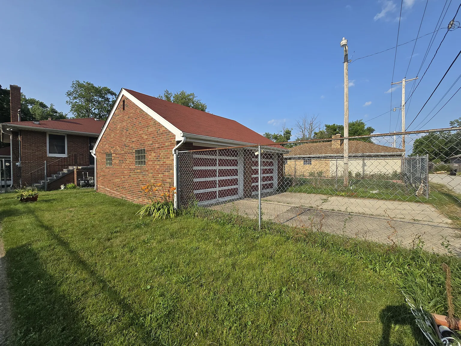 3 bed, 2128 sqft, $1,700 — Photo 4