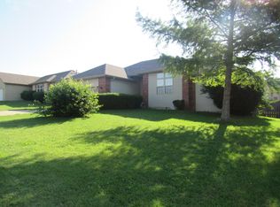 574 S Carriage Xing, Nixa, MO 65714