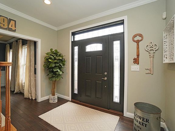 3rd image of 8594 Beckett Pointe Dr