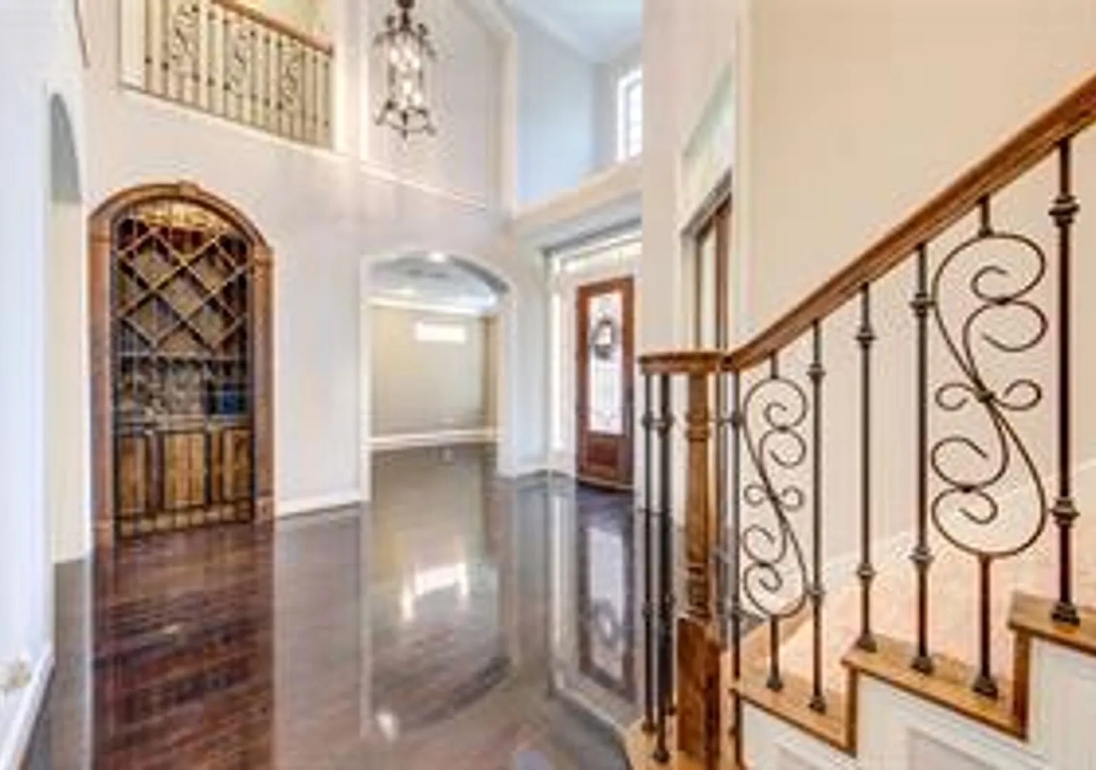 5 Bedroom Home in Katy with Pool - Great Home! — Photo 2