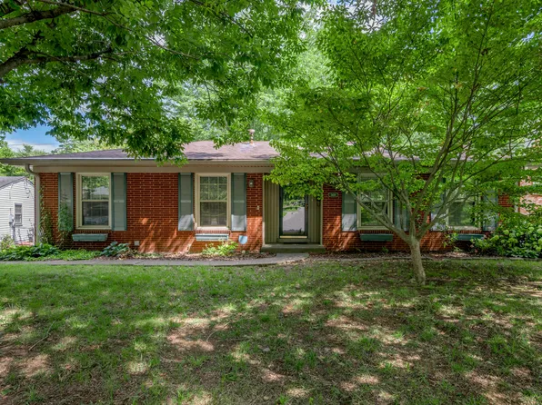 3418 Greentree Rd, Lexington, KY 40517