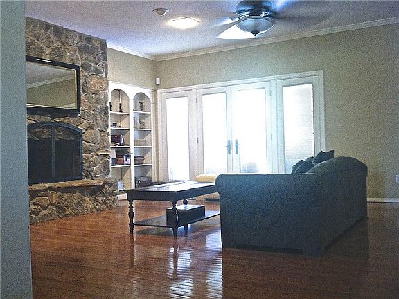 4th image of 7208 Francisco Dr