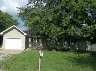101 Elm St, Altamont, KS 67330