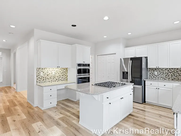 5906 NE Skipton St — Photo 8