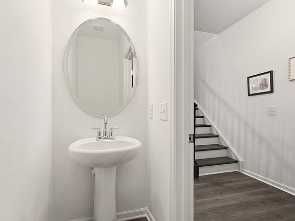 5th image of 17 Saltford Ln