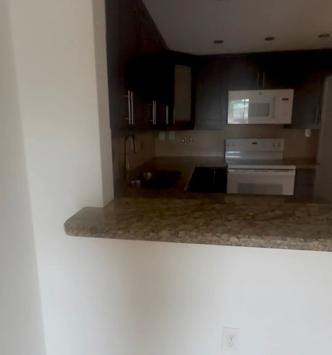 2 bed, 1.5 bath, 943 sqft, $2,200 — Photo 1