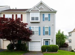 9437 Black Hawk Ct, Manassas Park, VA 20111