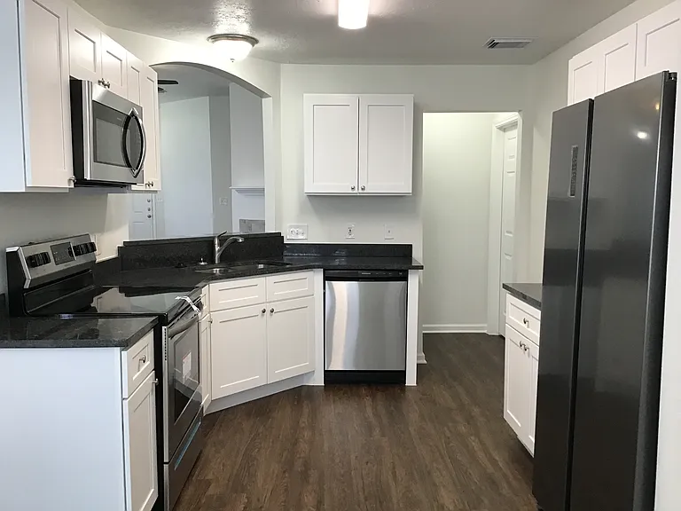 327 Leisure Ln — Photo 6