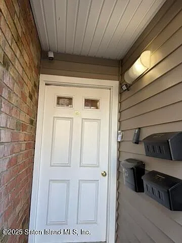 56 Whitaker Pl #2 — Photo 2