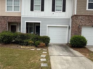 2330 McKenna Square Dr, Lithonia, GA 30058