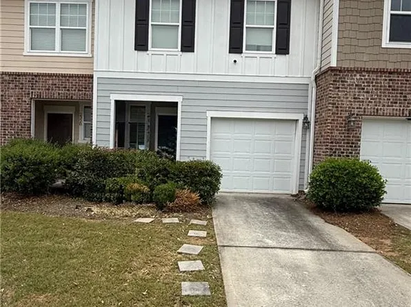 2330 McKenna Square Dr, Lithonia, GA 30058