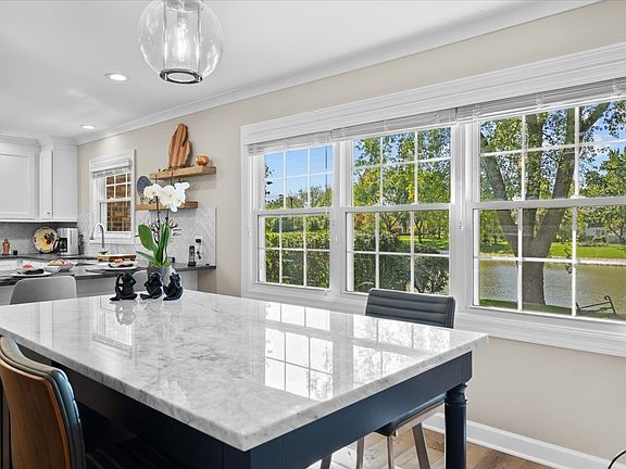 5th image of 1605 Mirror Lake Dr