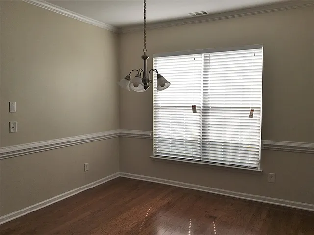 5 bed, 3.0 bath, 3074 sqft, $2,700 — Photo 4