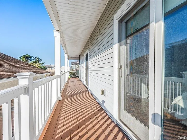 206 Grand Blvd — Photo 20