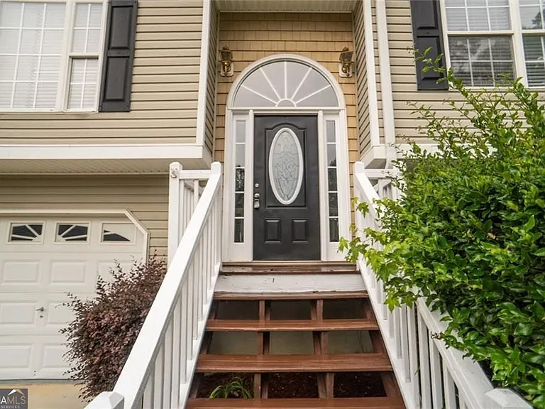 52 Fieldstone Ct — Photo 3