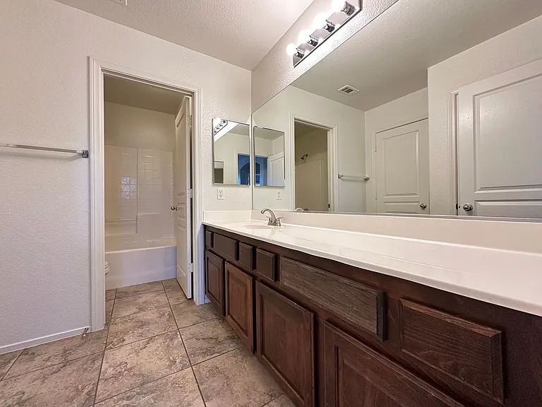10224 Tait St — Photo 17