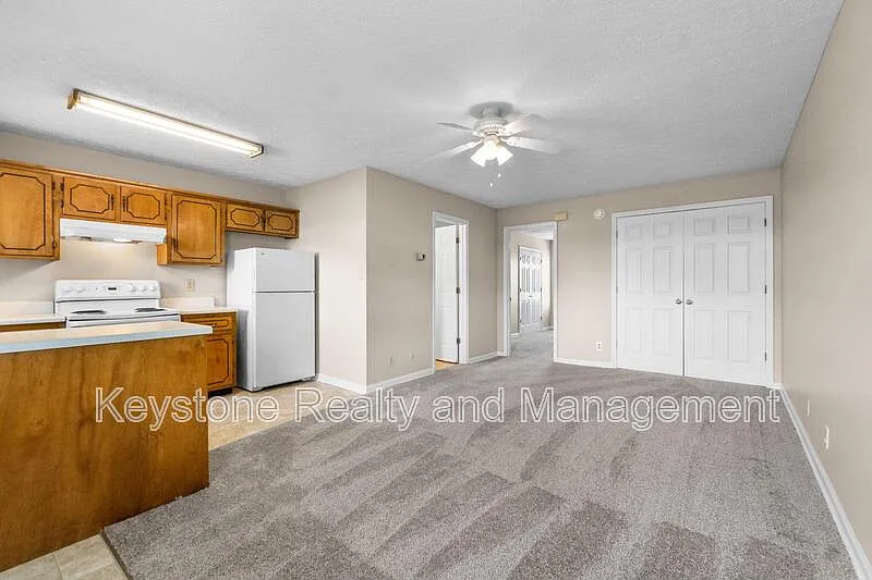 1 bed, 1.0 bath, 585 sqft, $695 — Photo 3