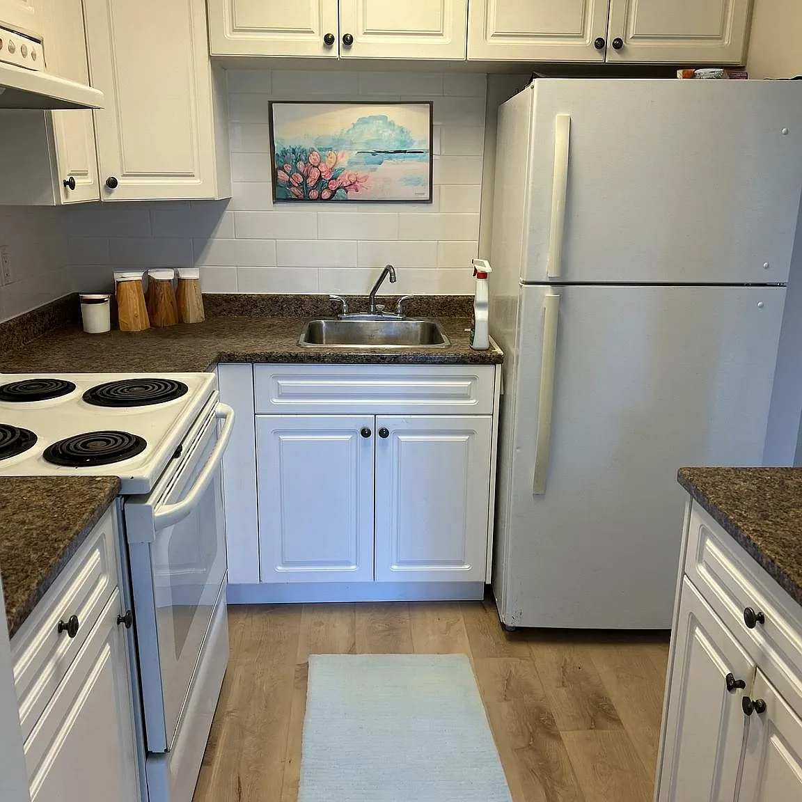 Mainstreet Duncan Apartments — Photo 3