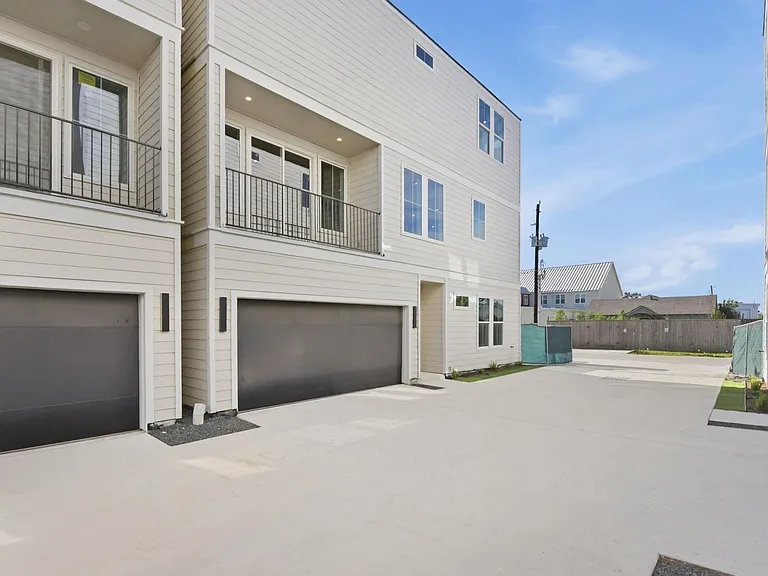 2212 Lou Ellen Ln #C — Photo 46