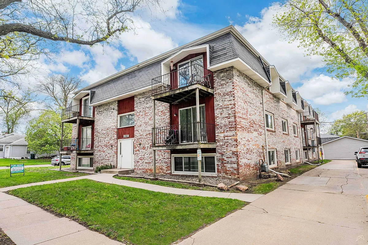 Building Photo - 2901 N 56th St