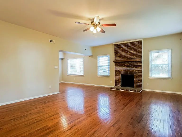 1608 Maybrook Dr — Photo 4