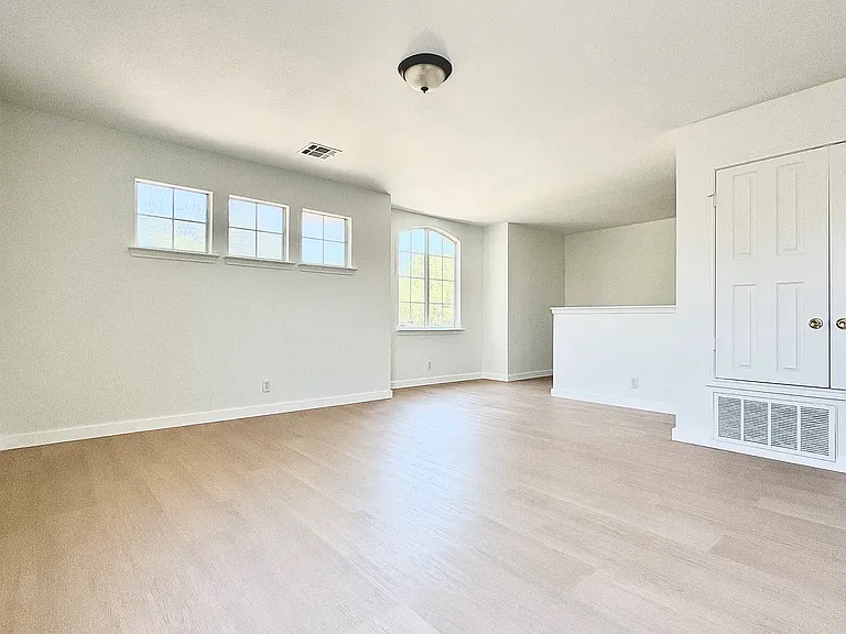 111 N Field St — Photo 14