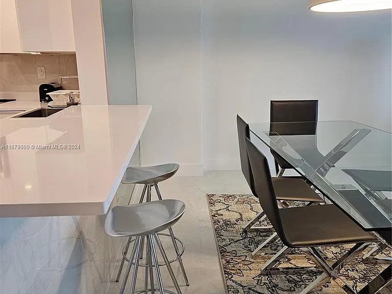 5601 Collins Ave #1605 — Photo 8