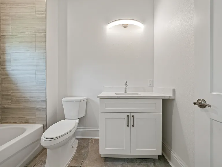 1033 Hammock Cir — Photo 29