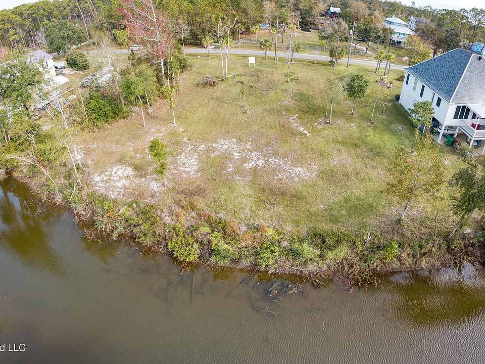 1st image of 3528 Suzanne Dr #3