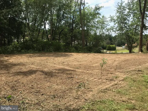 106 Weitzel Rd, Butler, PA 16002