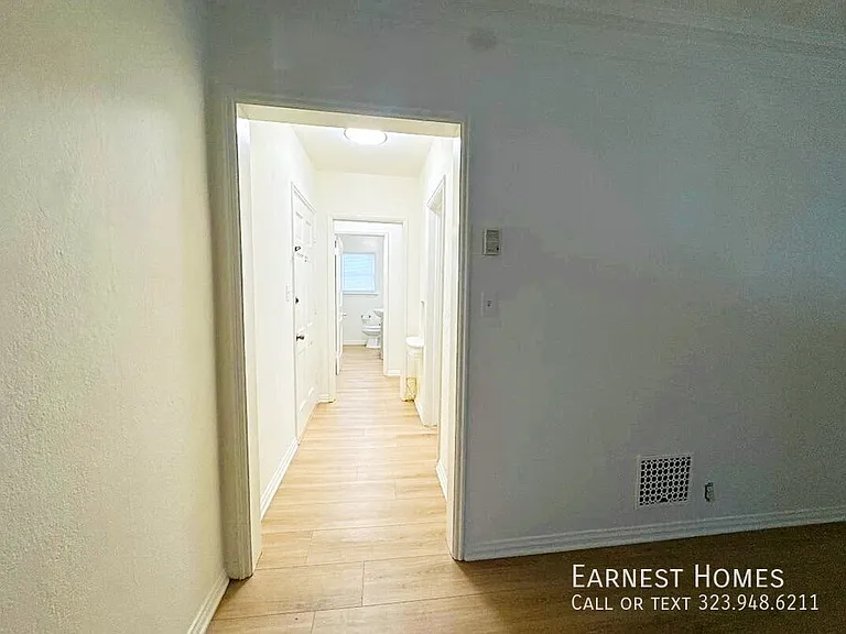 127 N Doheny Dr #127.5 — Photo 10