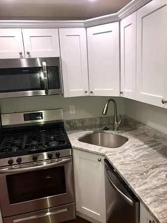 Studio, 400 sqft, $930 — Photo 2
