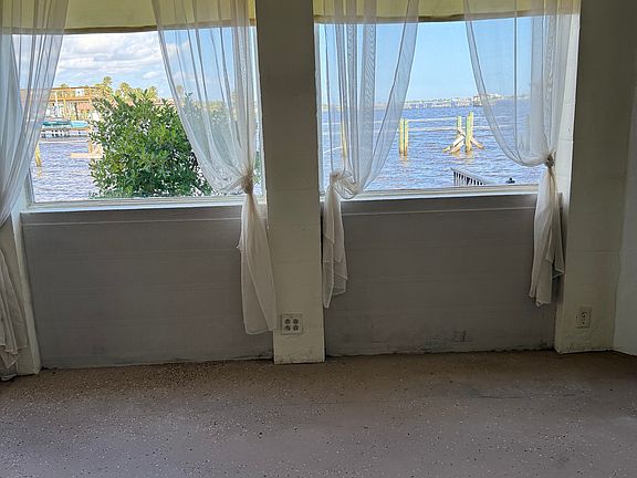 2nd image of 433 Silver Beach Dr #A